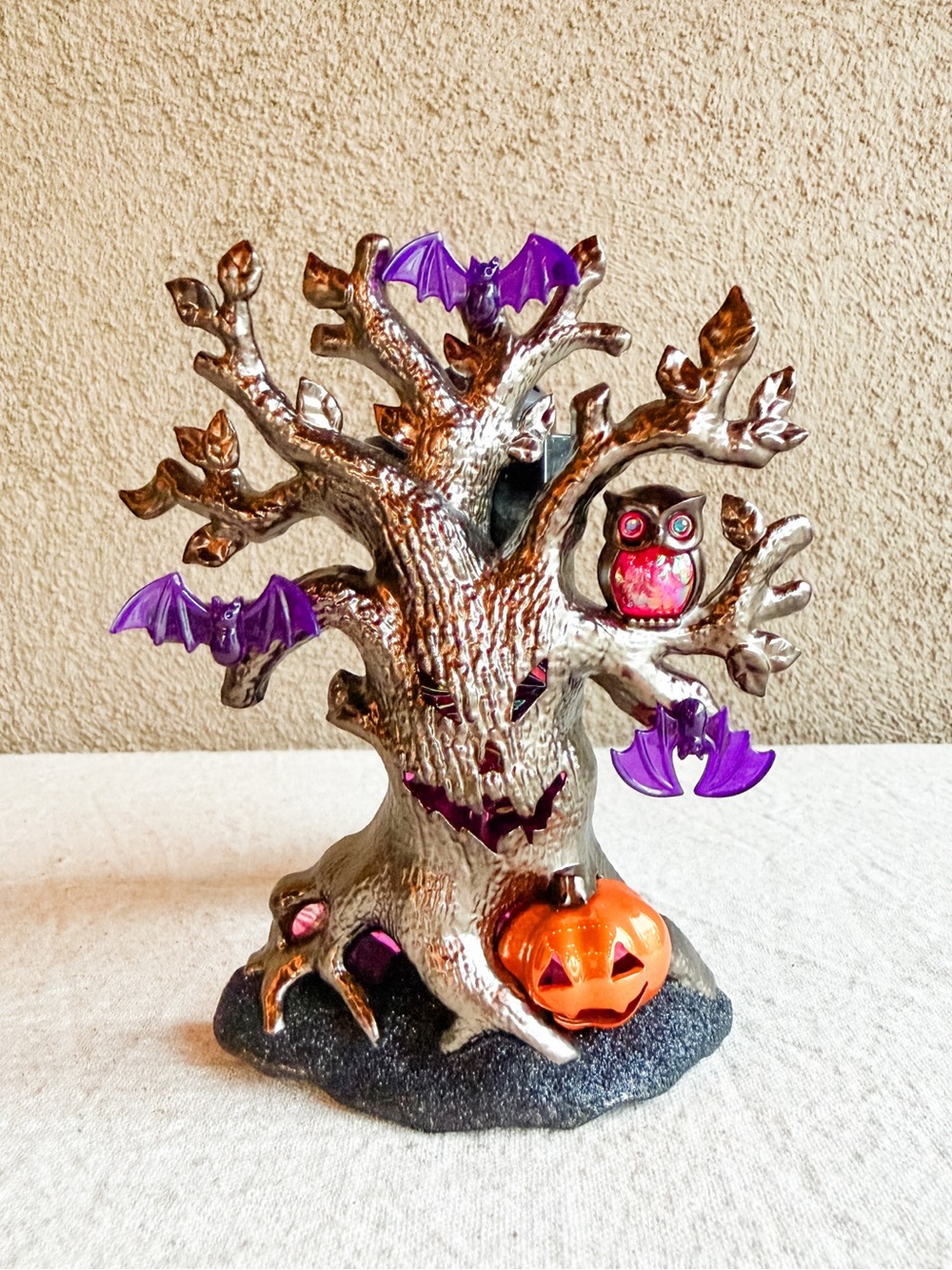 Bath & Body Works 2022 Spooky Monster Tree Halloween Wall Plug Nightlight